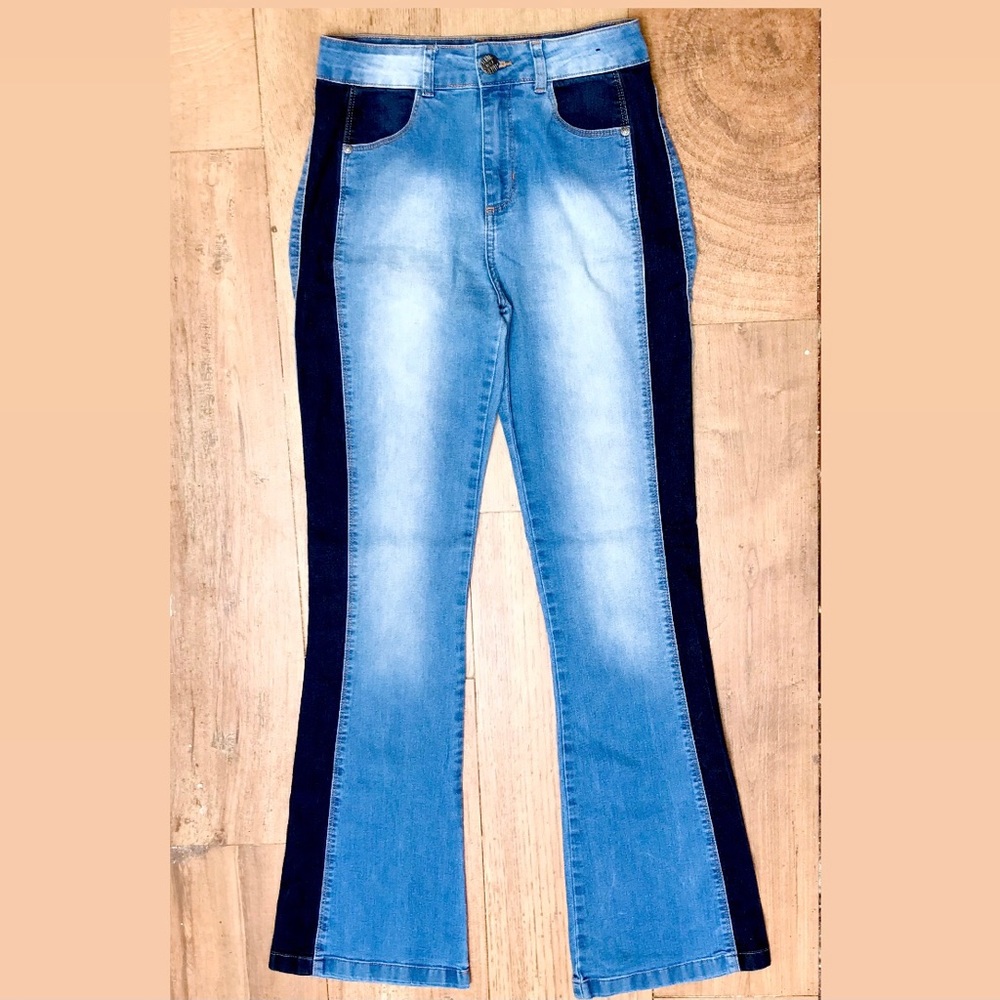 Women’s Jeans sz 28 STRETCHY Light Blue EXCELLENT condition.